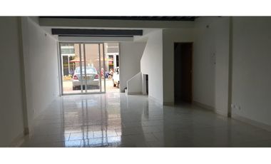 LOCAL COMERCIAL EN LLANOGRANDE