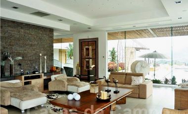 FINCA DE LUJO EN BOLOMBOLO