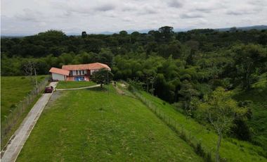 Se vende Casa Campestre, Quimbaya Quindio
