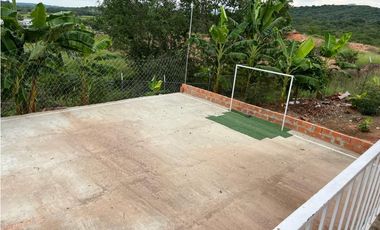 VENDO FINCA CON PISCINA VIA GIRARDOT TOCAIMA