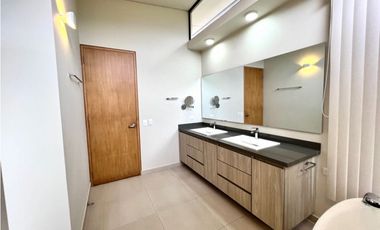 Venta Casa Campestre en el Retiro sector macedonia