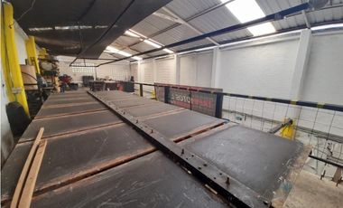 Se vende bodega grande Zona comercial Barrio Versalles Palmira Valle