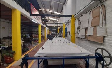 Se vende bodega grande Zona comercial Barrio Versalles Palmira Valle