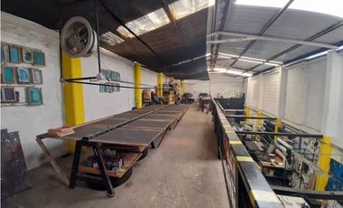 Se vende bodega grande Zona comercial Barrio Versalles Palmira Valle