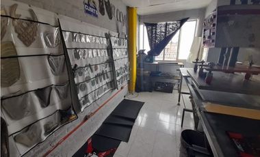 Se vende bodega grande Zona comercial Barrio Versalles Palmira Valle