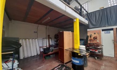 Se vende bodega grande Zona comercial Barrio Versalles Palmira Valle
