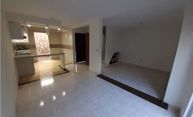 Se vende casa de dos pisos en conjunto Barrio Las Mercedes Palmira