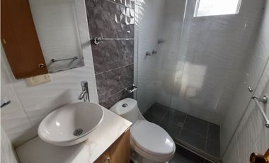 Se vende casa de dos pisos en conjunto Barrio Las Mercedes Palmira