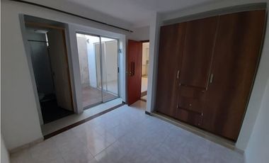 Se vende casa de dos pisos en conjunto Barrio Las Mercedes Palmira