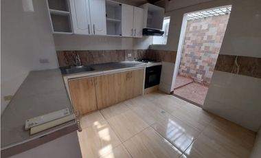 Se vende casa de dos pisos en conjunto Barrio Las Mercedes Palmira