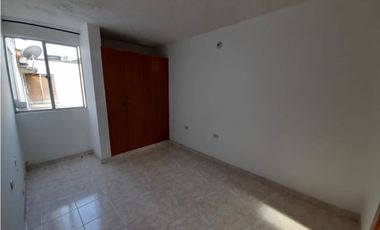 Se vende casa de dos pisos en conjunto Barrio Las Mercedes Palmira