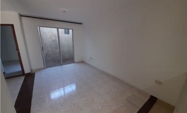 Se vende casa de dos pisos en conjunto Barrio Las Mercedes Palmira