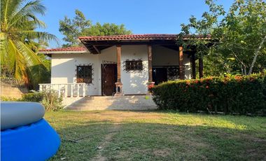 CABAÑA TOLU, EN VENTA. 120 m2. Cercana al Mar.