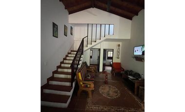 CABAÑA TOLU, EN VENTA. 120 m2. Cercana al Mar.