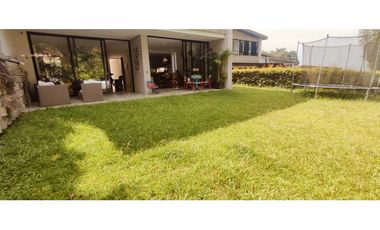 Venta de casa Sector Las Callejas. Area 421m2