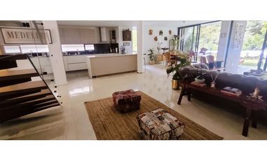 Venta de casa Sector Las Callejas. Area 421m2