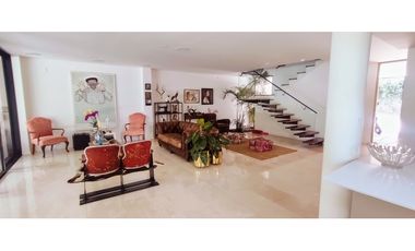 Venta de casa Sector Las Callejas. Area 421m2