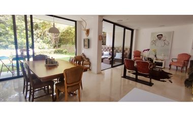 Venta de casa Sector Las Callejas. Area 421m2