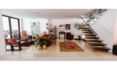 Venta de casa Sector Las Callejas. Area 421m2