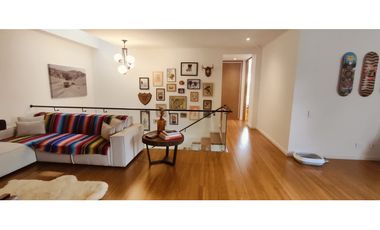 Venta de casa Sector Las Callejas. Area 421m2