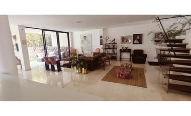 Venta de casa Sector Las Callejas. Area 421m2