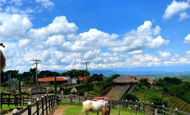 HERMOSO HOTEL EN FILANDIA VENDO