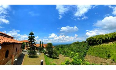 HERMOSO HOTEL EN FILANDIA VENDO