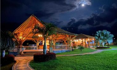 HERMOSO HOTEL EN FILANDIA VENDO