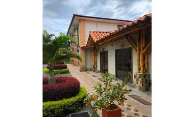 HERMOSO HOTEL EN FILANDIA VENDO