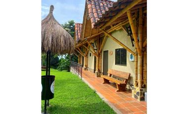 HERMOSO HOTEL EN FILANDIA VENDO