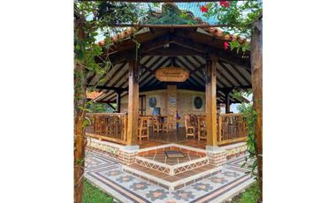 HERMOSO HOTEL EN FILANDIA VENDO