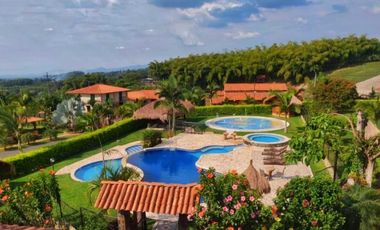 HERMOSO HOTEL EN FILANDIA VENDO