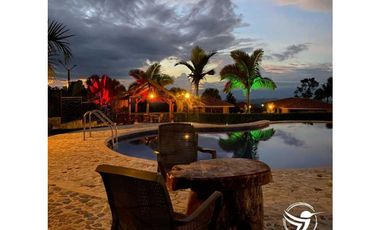 HERMOSO HOTEL EN FILANDIA VENDO