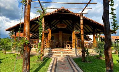 HERMOSO HOTEL EN FILANDIA VENDO