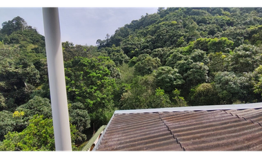 Se vende casalote de 1518 M2 en 330 mill en La Mesa Cund, COL.
