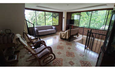 Se vende casalote de 1518 M2 en 330 mill en La Mesa Cund, COL.