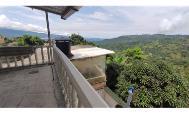 Se vende casalote de 1518 M2 en 330 mill en La Mesa Cund, COL.