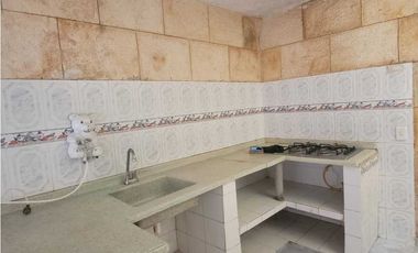 Casa de 128 M2 en 220 mill en La Mesa Cund, col, de tres niveles.