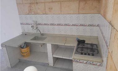 Casa de 128 M2 en 220 mill en La Mesa Cund, col, de tres niveles.