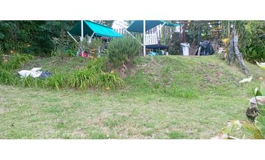 SE VENDE LOTE URBANO A UNA CUADRA DEL PARQUE EN SALENTO