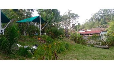 SE VENDE LOTE URBANO A UNA CUADRA DEL PARQUE EN SALENTO