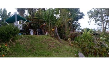 SE VENDE LOTE URBANO A UNA CUADRA DEL PARQUE EN SALENTO