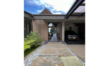 VENTA CASA CAMPESTRE LOMA DEL ESCOBERO PARTE BAJA, ENVIGADO