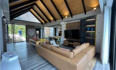 VENTA CASA CAMPESTRE LOMA DEL ESCOBERO PARTE BAJA, ENVIGADO