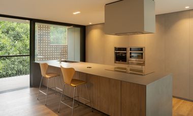 HERMOSO  APARTAMENTO EN VENTA EN EL  1er PARQUE DE LAURELES