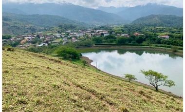 Lote en venta en condominio campestre Lagos de Maracaibo Palmira Valle