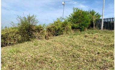 Lote en venta en condominio campestre Lagos de Maracaibo Palmira Valle