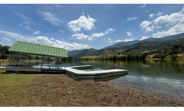 Lote en venta en condominio campestre Lagos de Maracaibo Palmira Valle