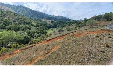 Se vende lote en condominio Lagos de Maracaibo Tienda Nueva Palmira