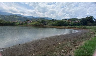 Se vende lote en condominio Lagos de Maracaibo Tienda Nueva Palmira